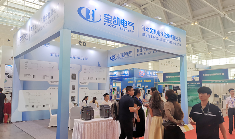 暴击行业天花板！壹号娱乐-com电气硬核技术亮相天津清洁能源展，引央视记者及能源产业巨头现场“挖宝”